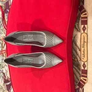 Salvatore Ferragamo Women’s Gray Suede pumps